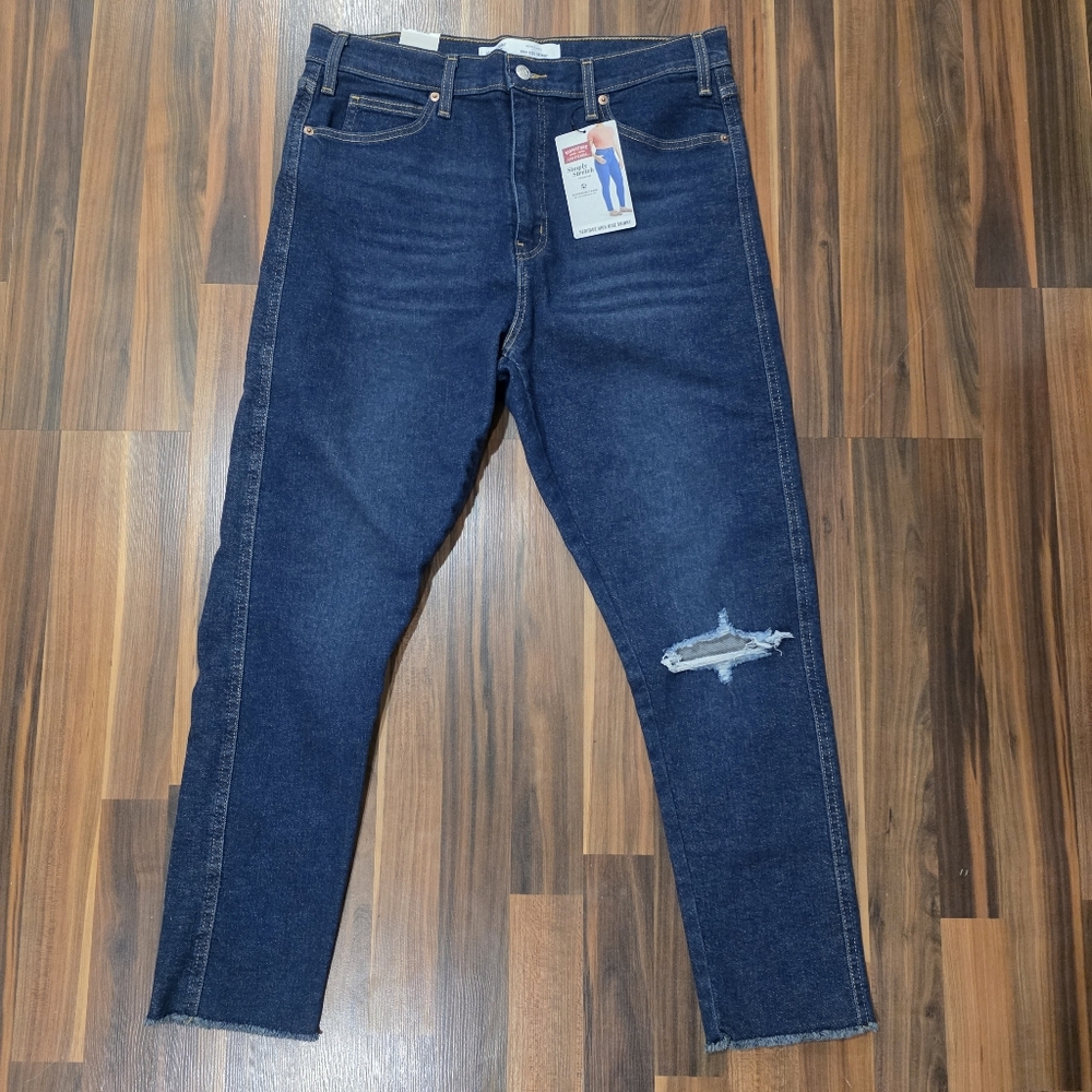 NWT Women's Signature Heritage High Rise Jeans Size 14 (Real 34x27.5) Dark Wash